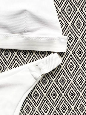 Biquíni Minimalista com Alças Grossas