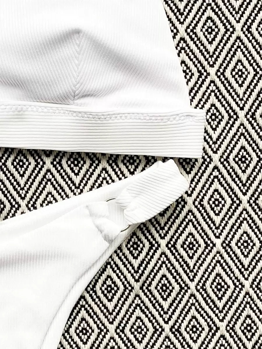 Biquíni Minimalista com Alças Grossas