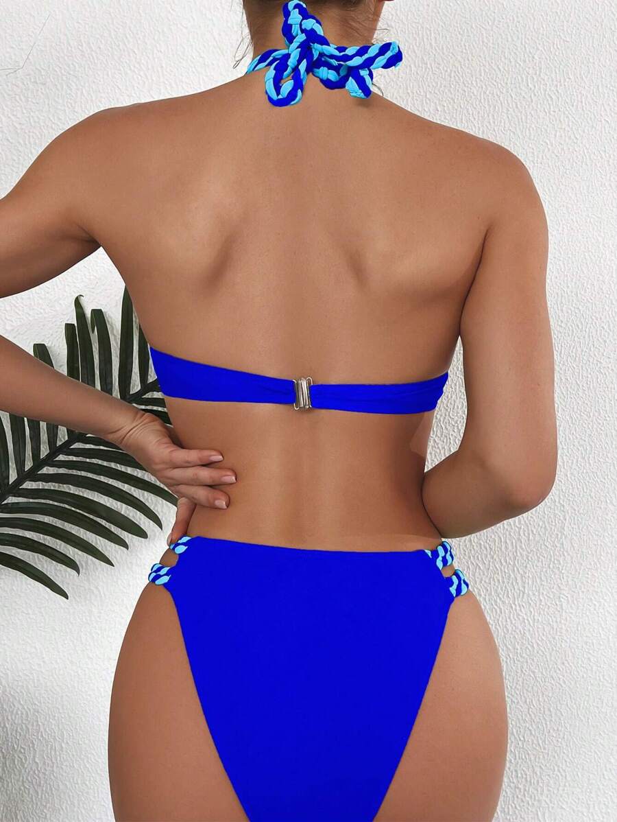 Biquíni com Detalhes em Trança