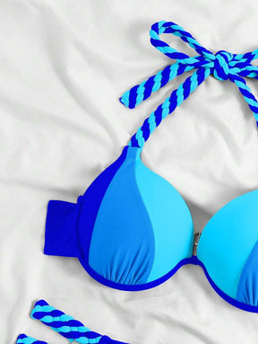 Biquíni com Detalhes em Trança