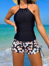 Conjunto Praia com Top Halter e Short Floral