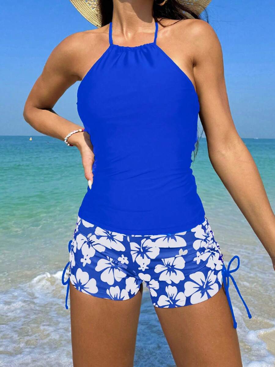 Conjunto Praia com Top Halter e Short Floral