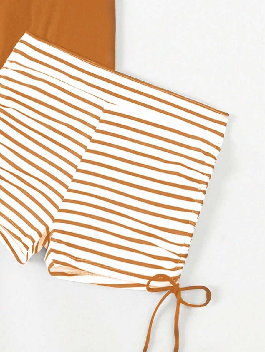 Conjunto Tankini Listrado com Short