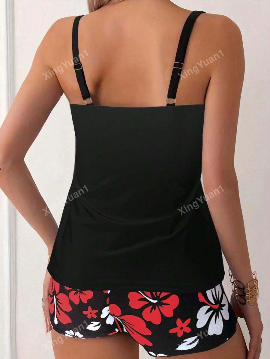 Conjunto Praia Preto com Top Floral