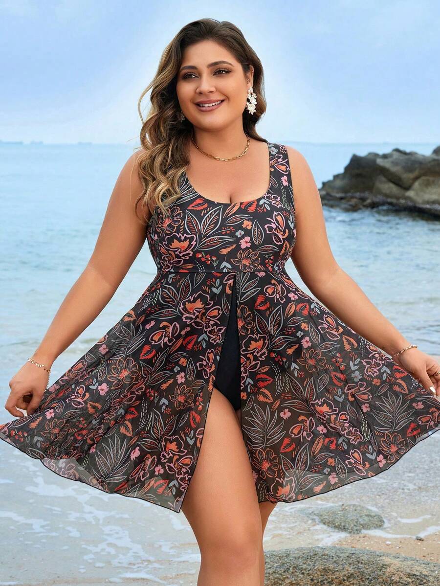 Maiô com Saída Floral Plus Size