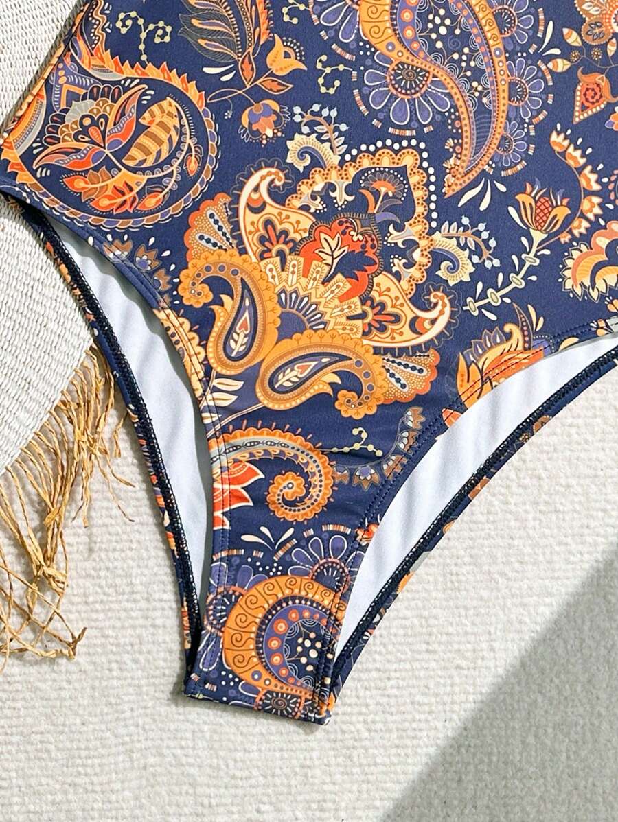 Maiô Estampado Étnico com Recorte no Decote