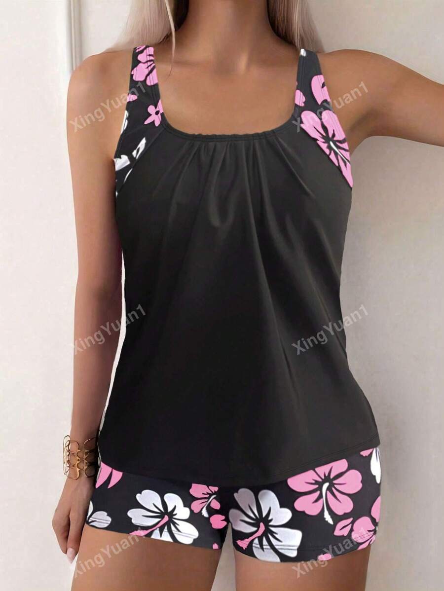 Conjunto Praia Preto com Top Floral