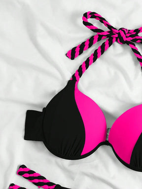 Biquíni com Detalhes em Trança