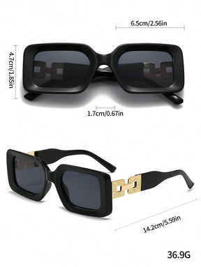 Óculos de Sol com Detalhe Dourado Lateral