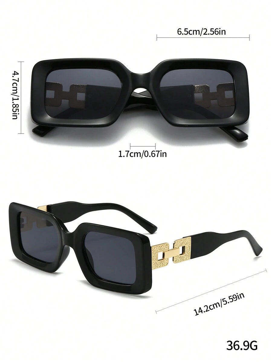 Óculos de Sol com Detalhe Dourado Lateral