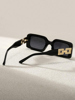 Óculos de Sol com Detalhe Dourado Lateral