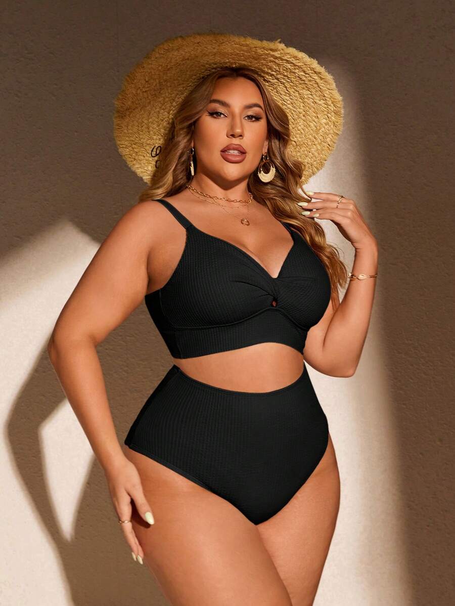 Biquíni Plus Size Top Torcido com Calcinha Alta