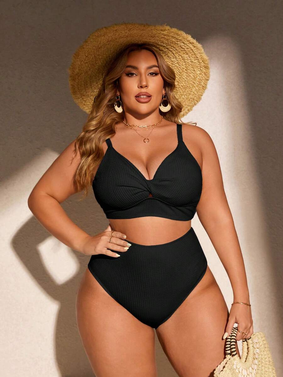 Biquíni Plus Size Top Torcido com Calcinha Alta