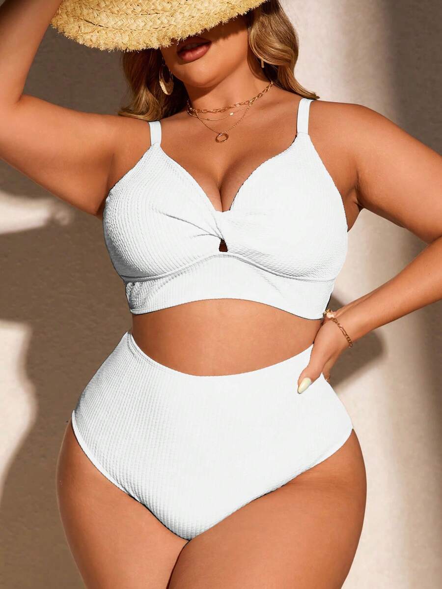 Biquíni Plus Size Top Torcido com Calcinha Alta
