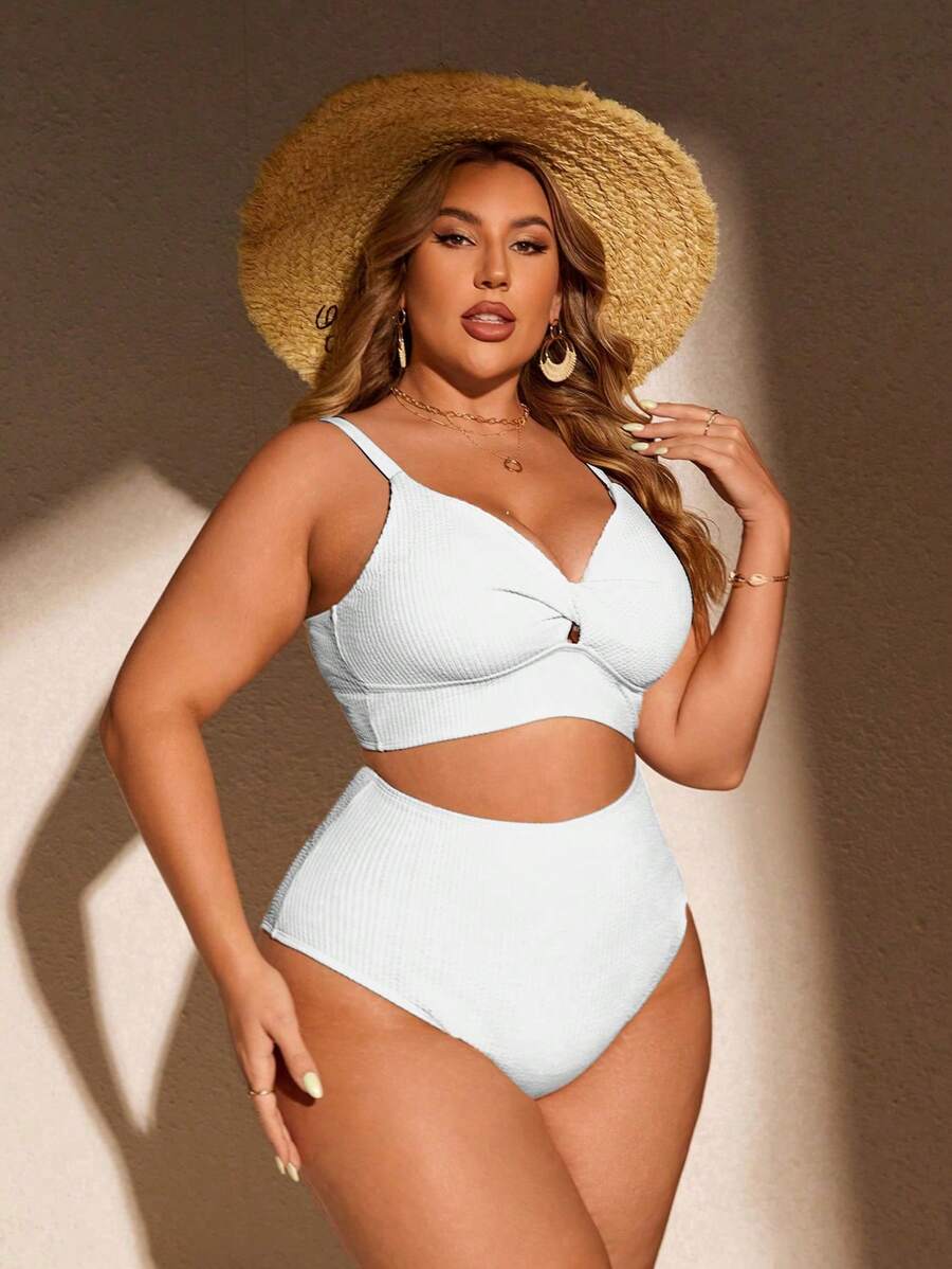 Biquíni Plus Size Top Torcido com Calcinha Alta