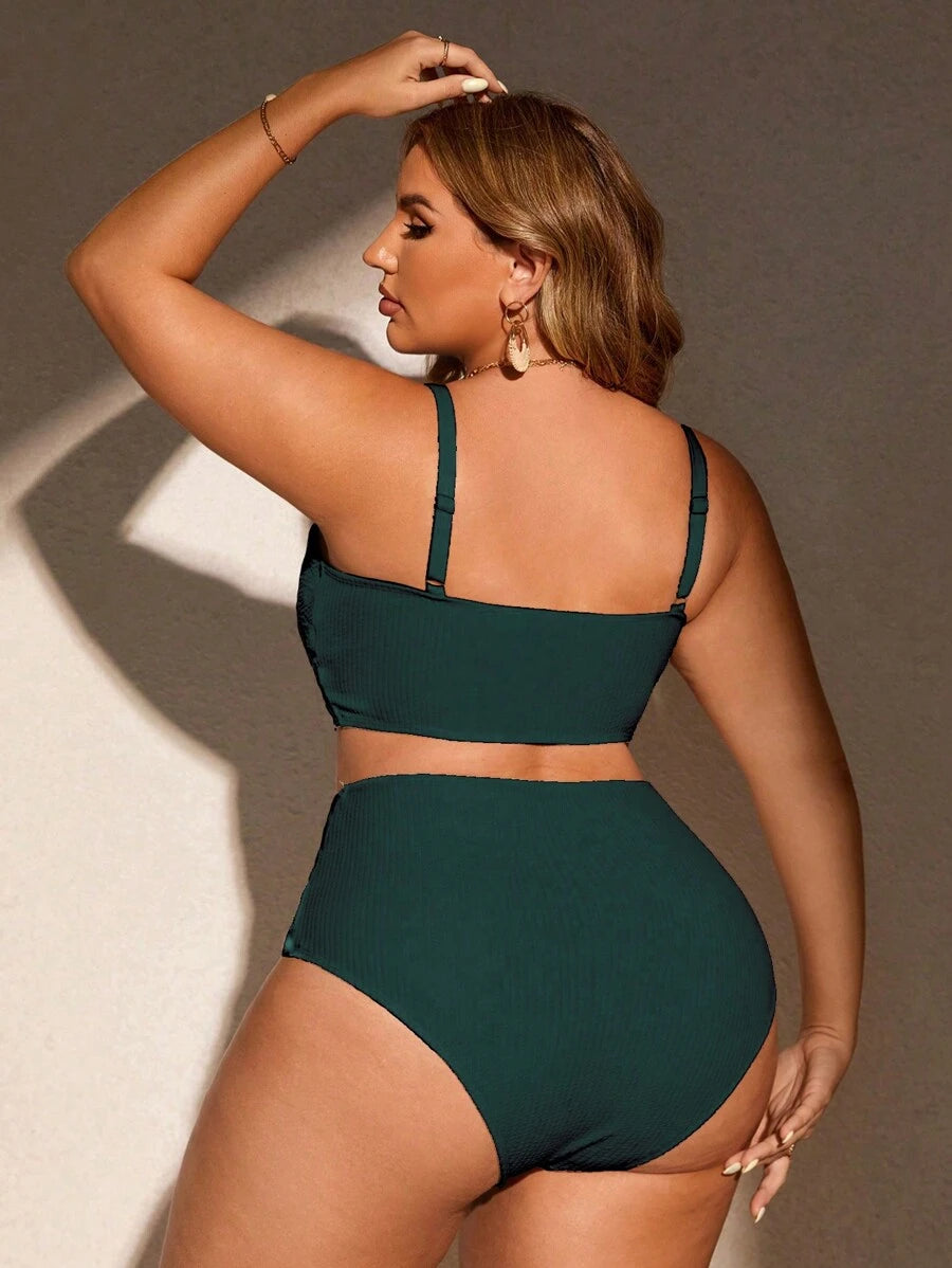 Biquíni Plus Size Top Torcido com Calcinha Alta