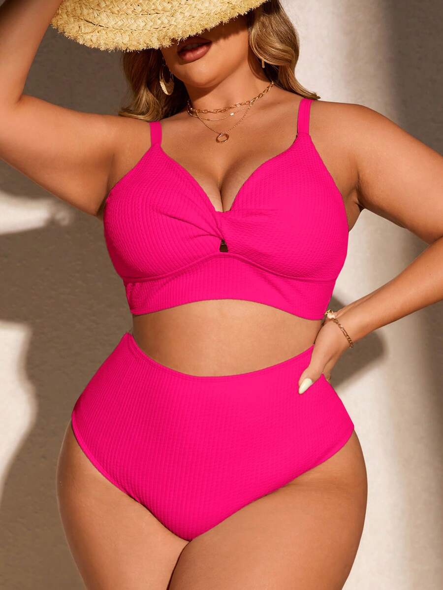 Biquíni Plus Size Top Torcido com Calcinha Alta