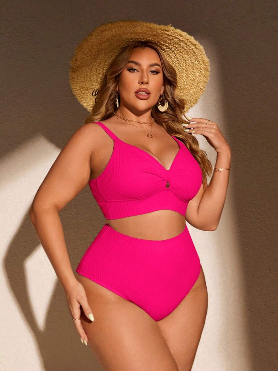 Biquíni Plus Size Top Torcido com Calcinha Alta