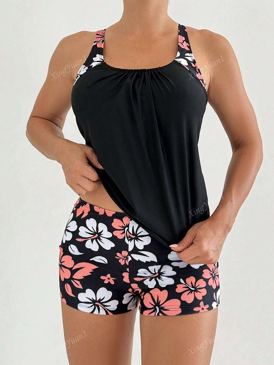 Conjunto Praia Preto com Top Floral