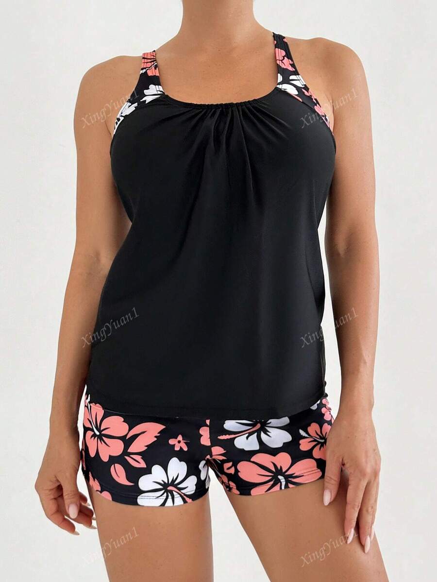 Conjunto Praia Preto com Top Floral