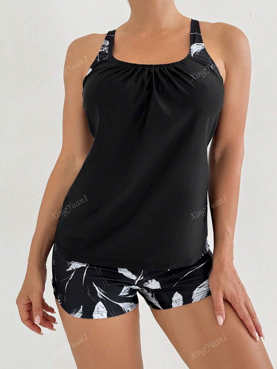Conjunto Praia Preto com Top Floral