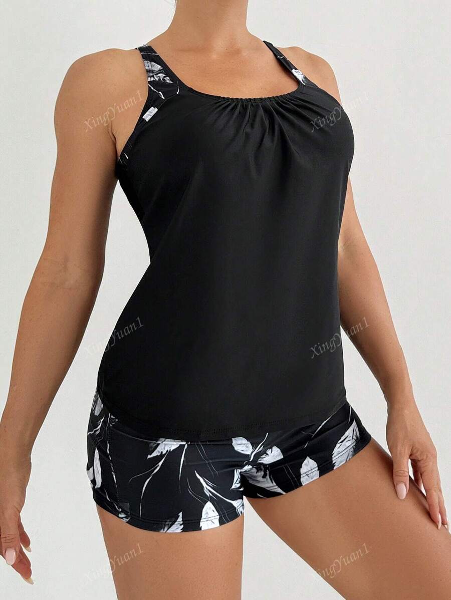 Conjunto Praia Preto com Top Floral
