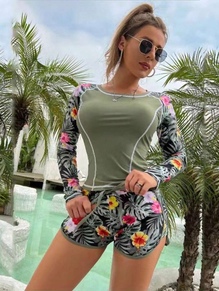 Conjunto Praia Manga Longa com Short Floral