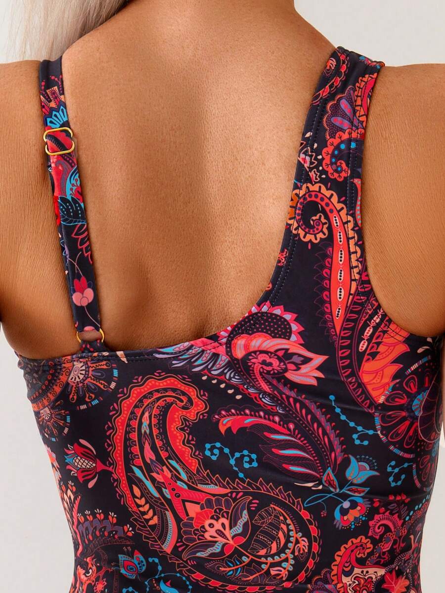 Maiô Estampado Étnico com Recorte no Decote