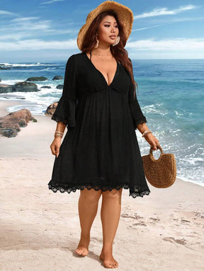 Saída de Praia Plus Size Preta com Renda