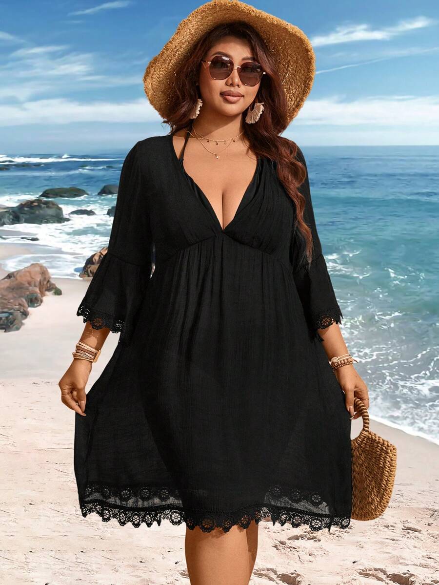 Saída de Praia Plus Size Preta com Renda