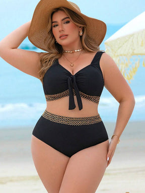 Biquíni Plus Size Preto com Detalhe Dourado
