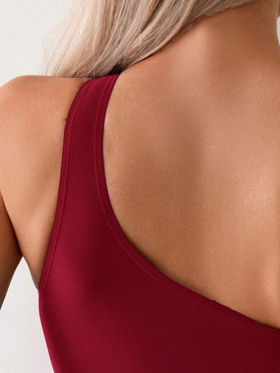 Maiô Preto Ombro Único com Recortes