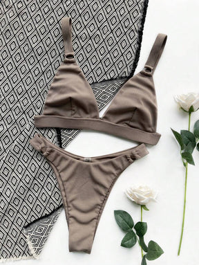 Biquíni Minimalista com Alças Grossas