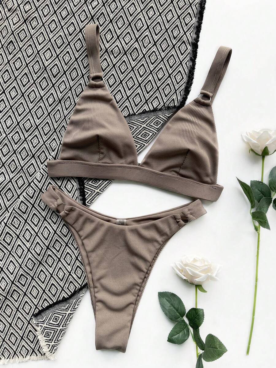 Biquíni Minimalista com Alças Grossas