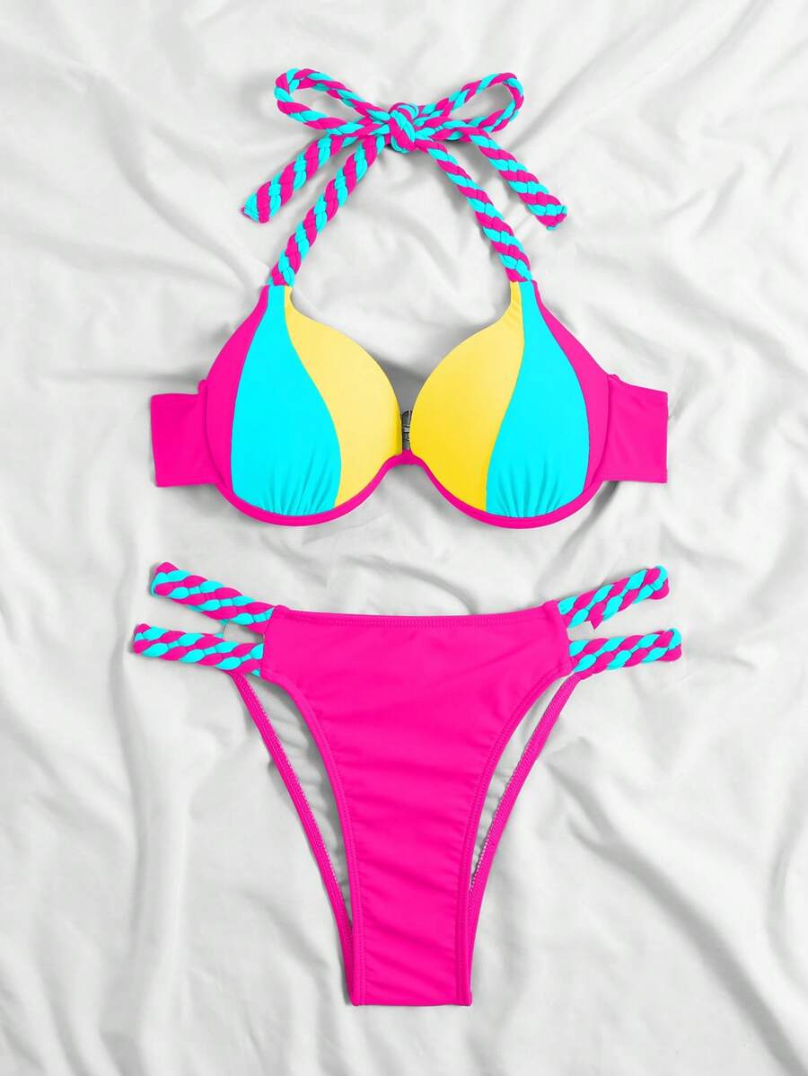 Biquíni com Detalhes em Trança