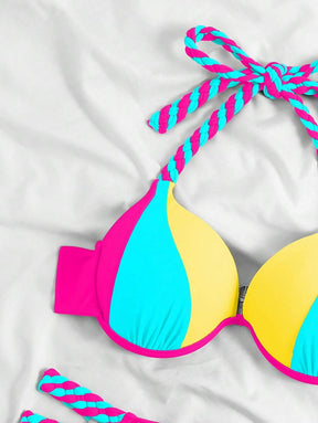 Biquíni com Detalhes em Trança