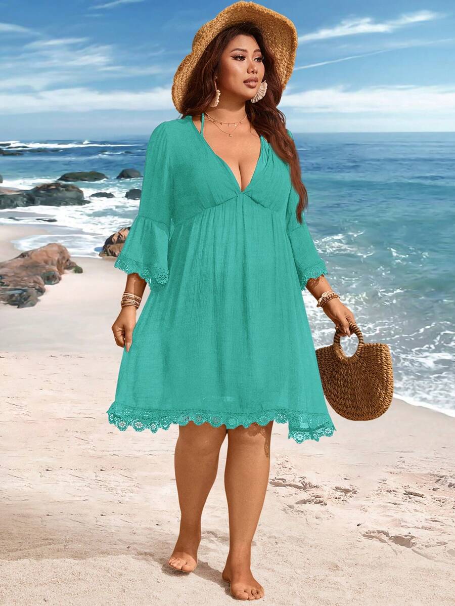 Saída de Praia Plus Size Preta com Renda
