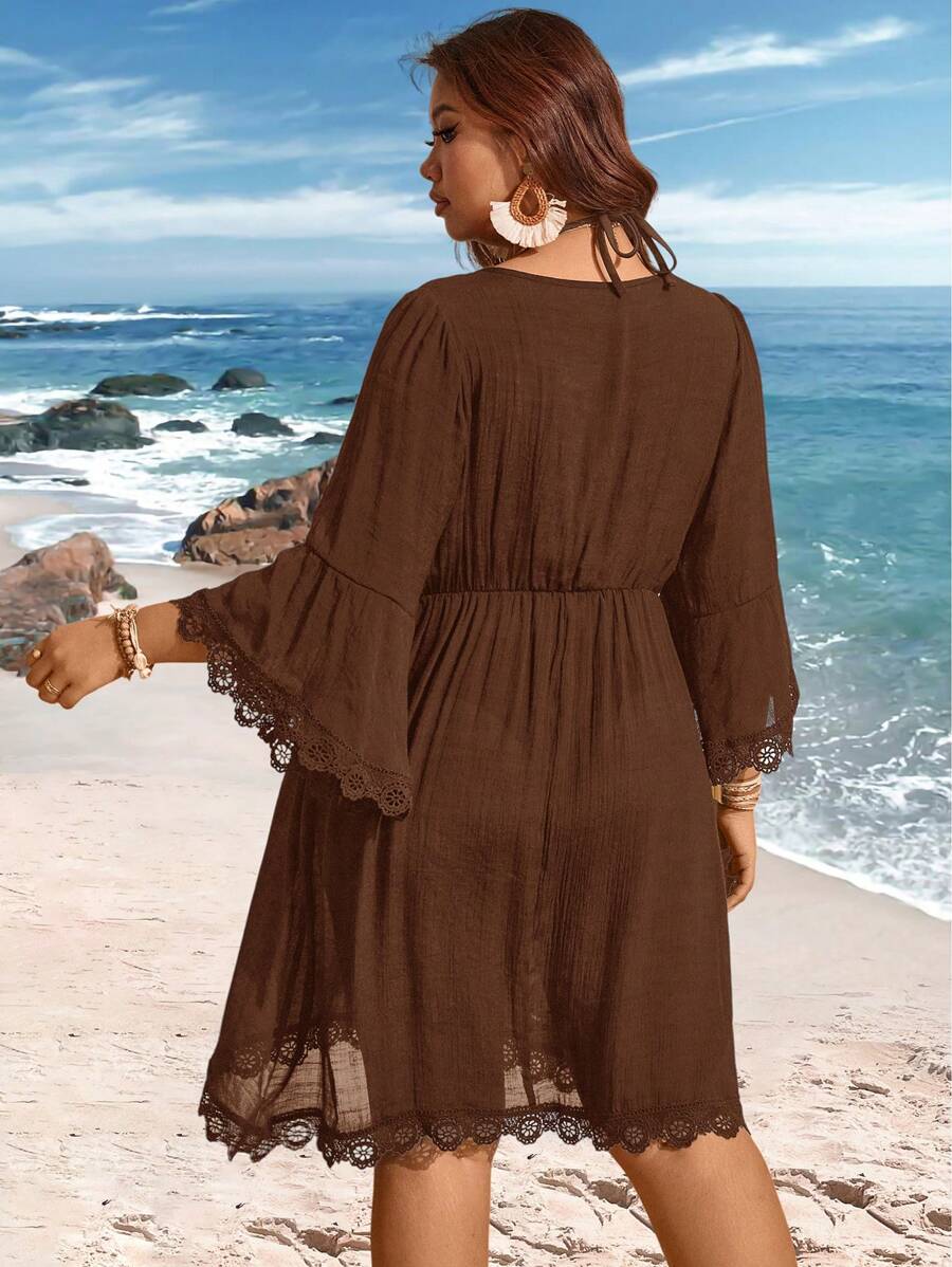 Saída de Praia Plus Size Preta com Renda