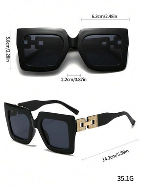 Óculos de Sol com Detalhe Dourado Lateral