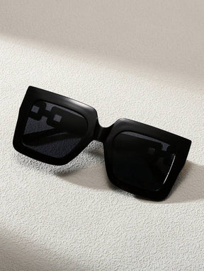 Óculos de Sol com Detalhe Dourado Lateral