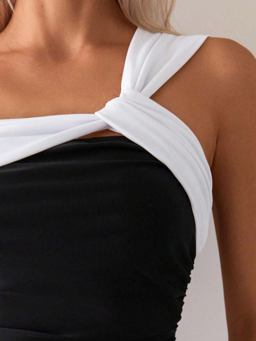 Maiô Ombro Assimétrico Luxo